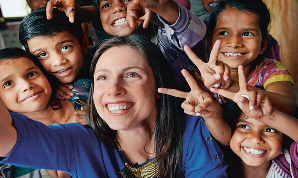 Prinses victoria maakt selfie met kinderen