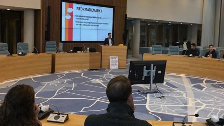 Presentatie in de raadszaal van Weert