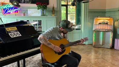 Waylon-555live.jpg
