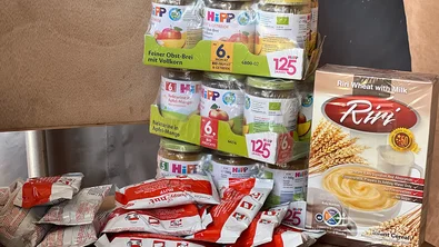 Een voedselpakket voor een ondervoed kind
