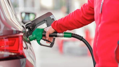 Tanken met stijgende benzinekosten