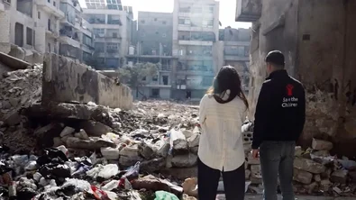 Hulpverlener Mahmoud van Save the Children vertelt Nadia Moussaid over de situatie in Syrië
