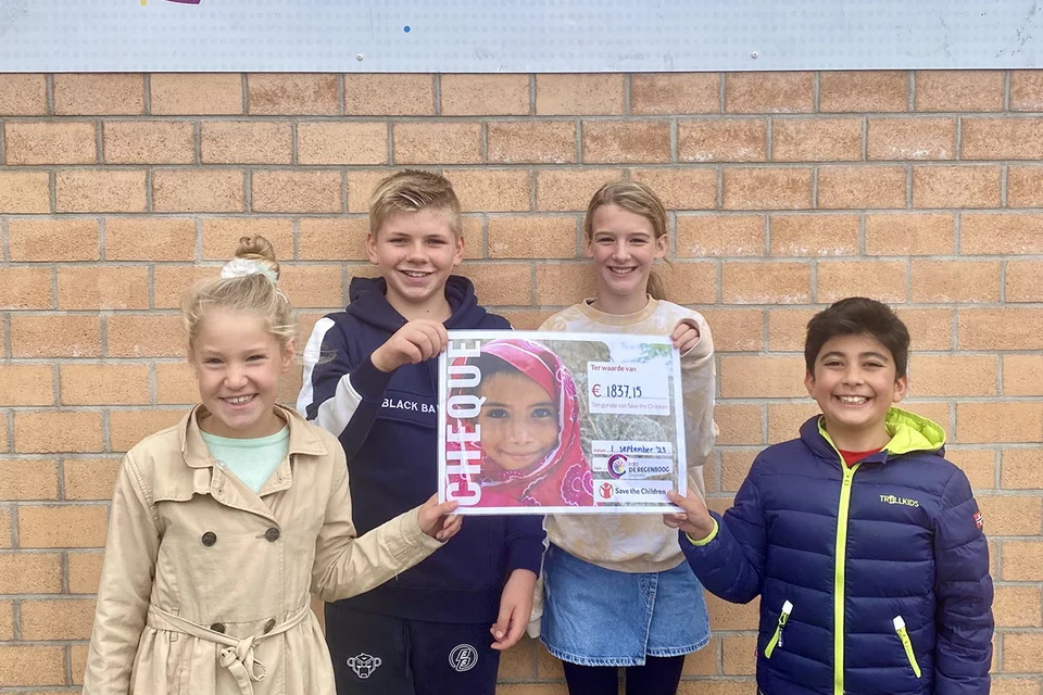 Basisschool de Regenboog Osseveld haalt prachtig bedrag op voor Save the Children Basisschool de Regenboog Osseveld haalt prachtig bedrag op voor Save the Children