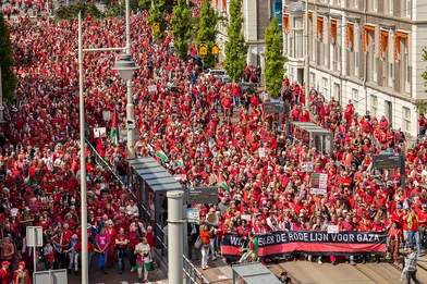 Rode Lijn Protest bij het Vredespaleis Rode Lijn Protest bij het Vredespaleis
