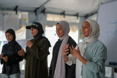 Amani*, 14 jaar, uit Gaza, spreekt tijdens een Save the Children sessie
