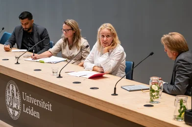 Juliette Verhoeven in een panel