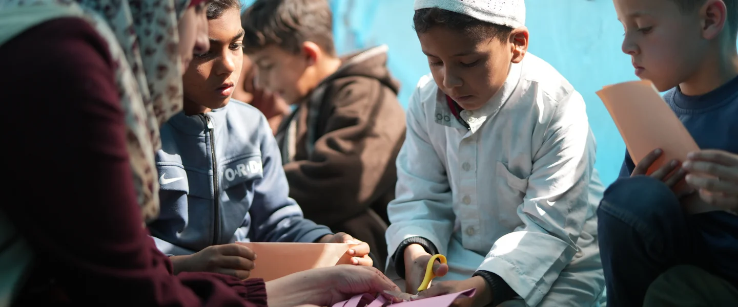 Palestijnse kinderen knutselen