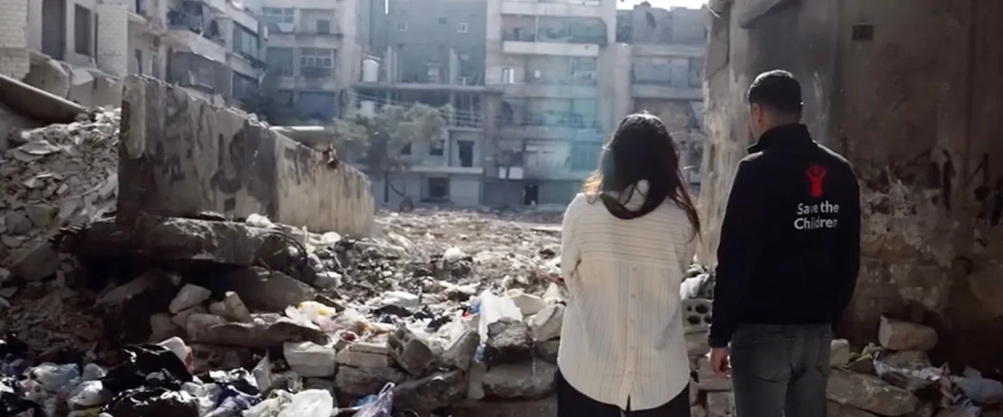 Hulpverlener Mahmoud van Save the Children vertelt Nadia Moussaid over de situatie in Syrië