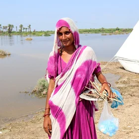ch1723164-guddi-20-lost-her-home-due-to-the-floods-and-is-sheltering-in-a-tent-provided-by-save-the-children-in-sindh-pakistan.jpg ch1723164-guddi-20-lost-her-home-due-to-the-floods-and-is-sheltering-in-a-tent-provided-by-save-the-children-in-sindh-pakistan.jpg
