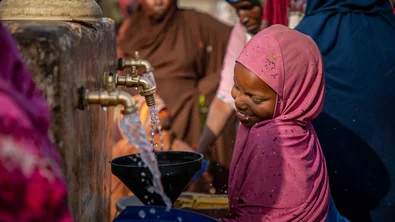 ch1696311-ladan-10-collecting-water-in-puntland-somalia.jpg