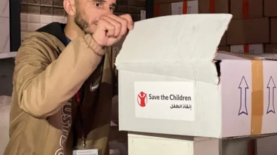 Save the Children medewerker
